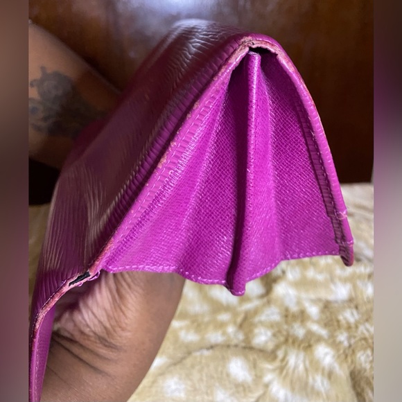 Louis Vuitton Portefeuille Sarah Epi Wallet - Picture 4 of 12